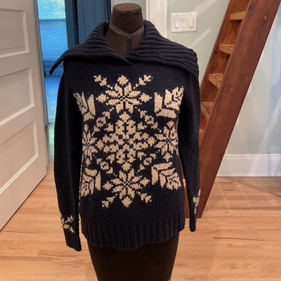 Eddie Bauer Navy Blue Snowflake Sweater - Picture 1 of 6